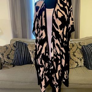 Nicole Miller black, and pale pink kimono jacket, cover up O/S